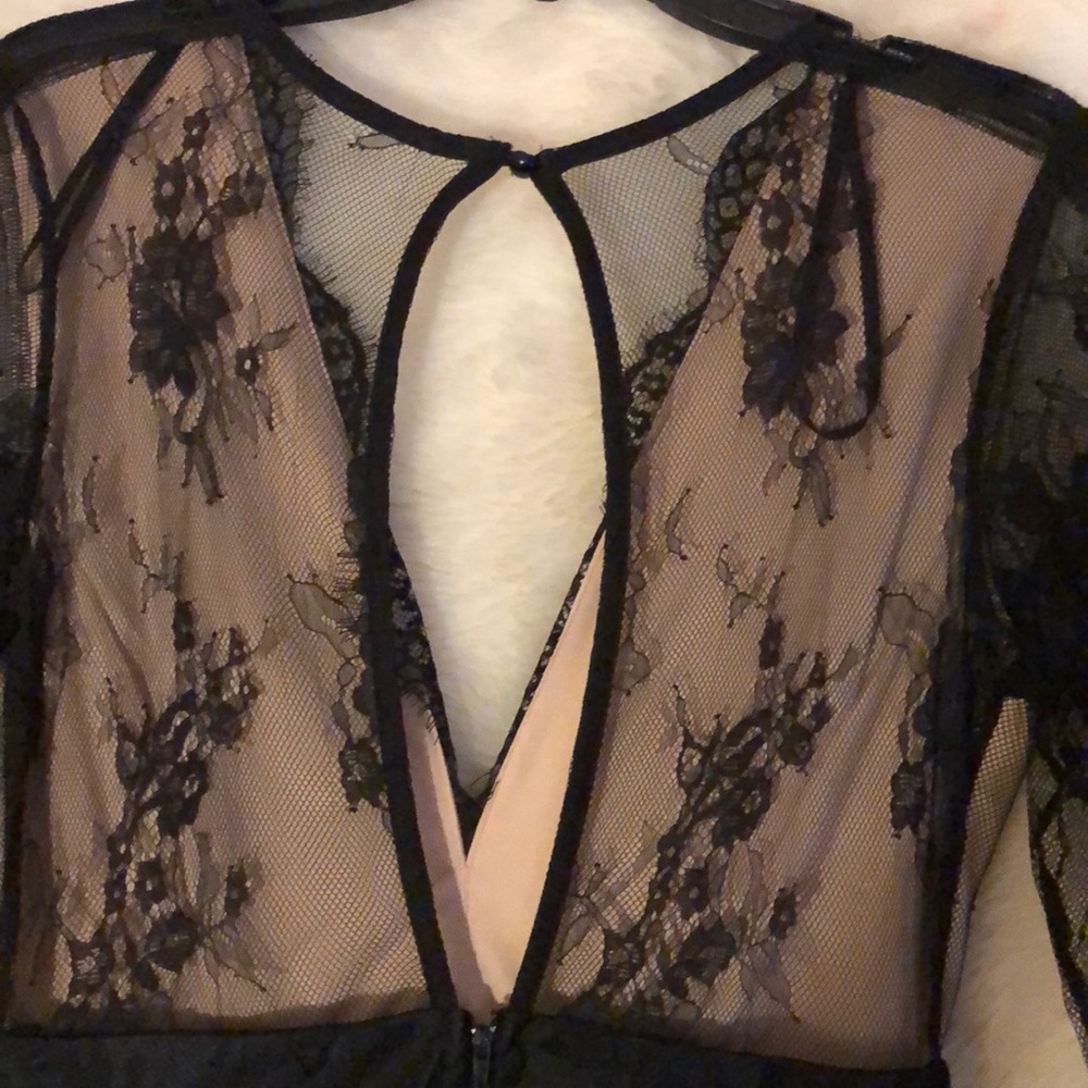 Dress - Picture 7 of 8